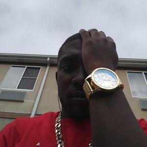 Meet your Posher, Dontez